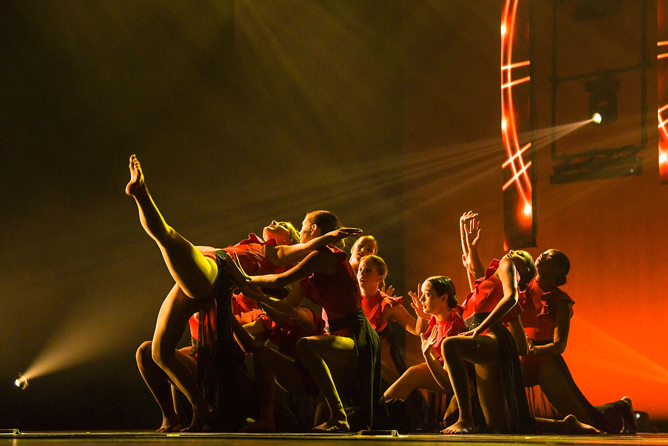 Modern Dance Arts performers